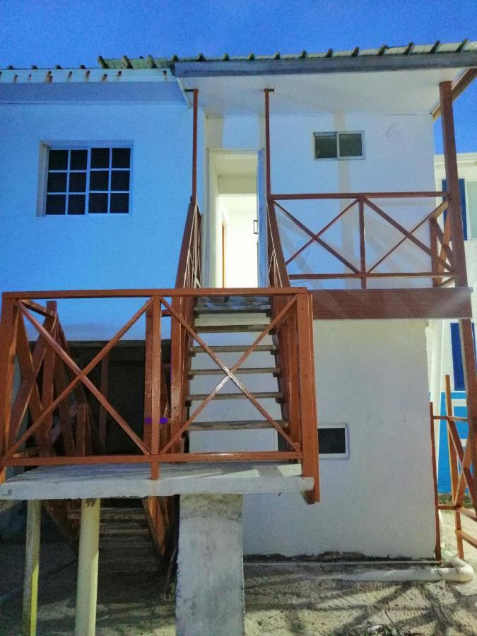 Miss Bassy'S Lodging Hotel San Andrés Екстериор снимка