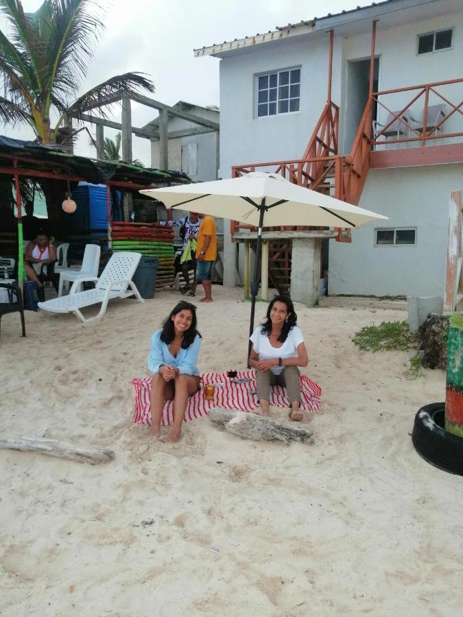Miss Bassy'S Lodging Hotel San Andrés Екстериор снимка